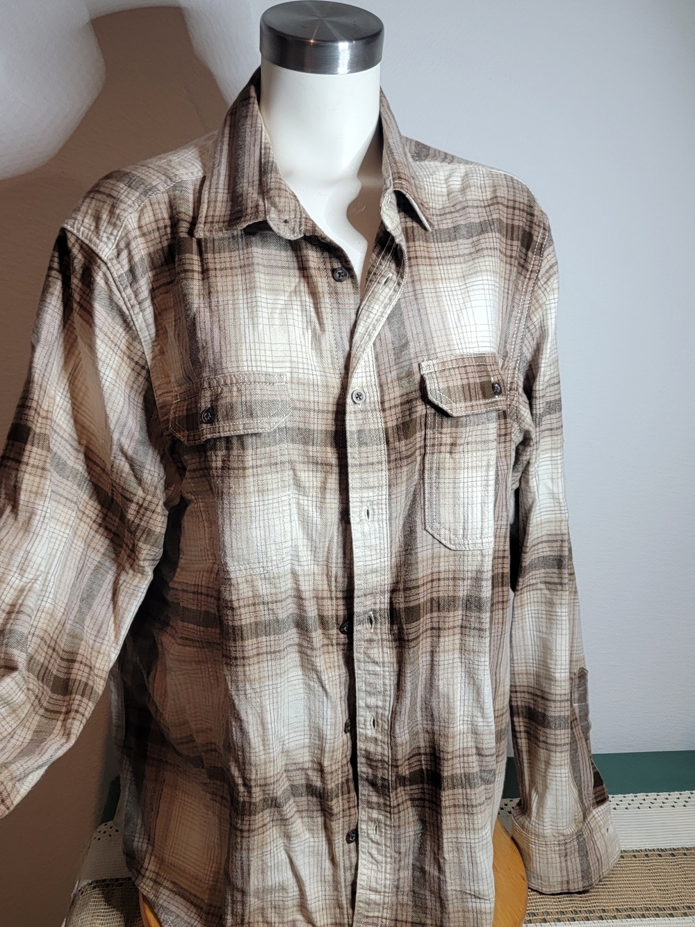 George Men's Plaid Button-Down Shirt in Beige and Brown